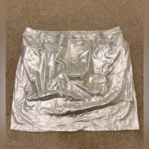 Silver stretchy mini skirtt